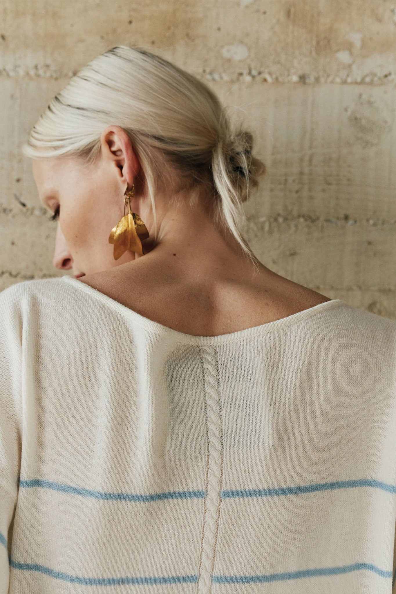 BARI SWEATER CREAM / LIGHT BLUE